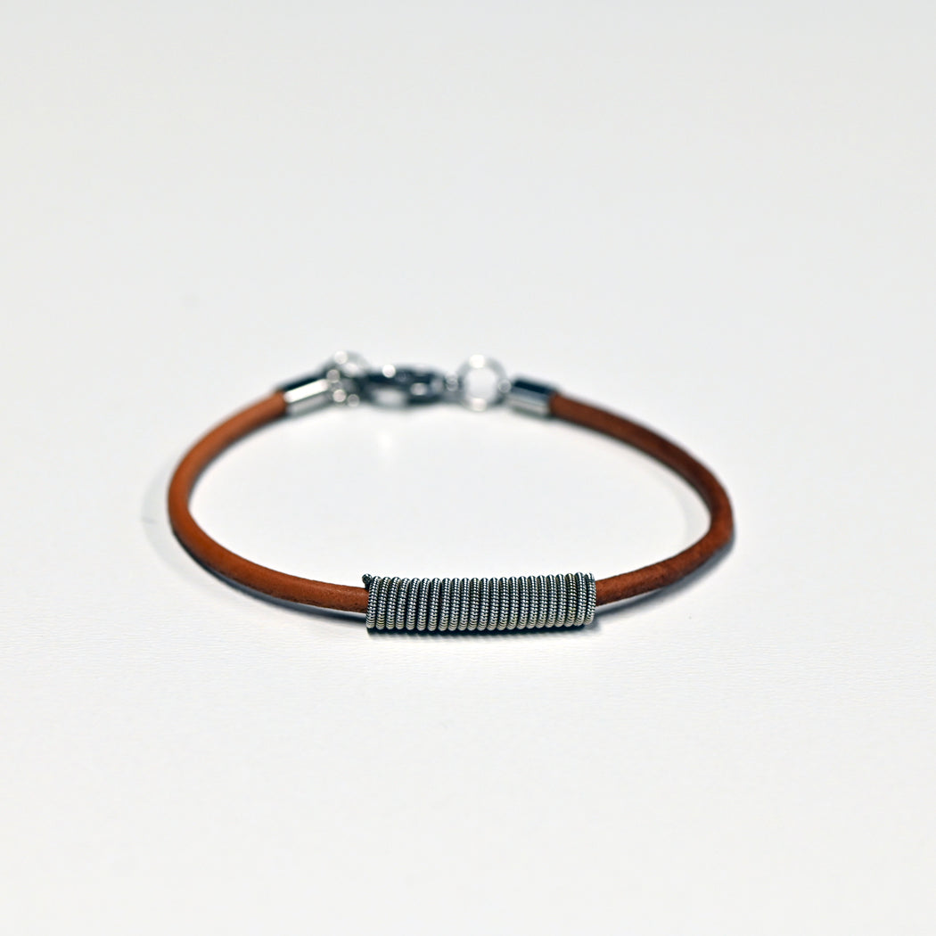 13- Bracelet de cuir avec spirale corde